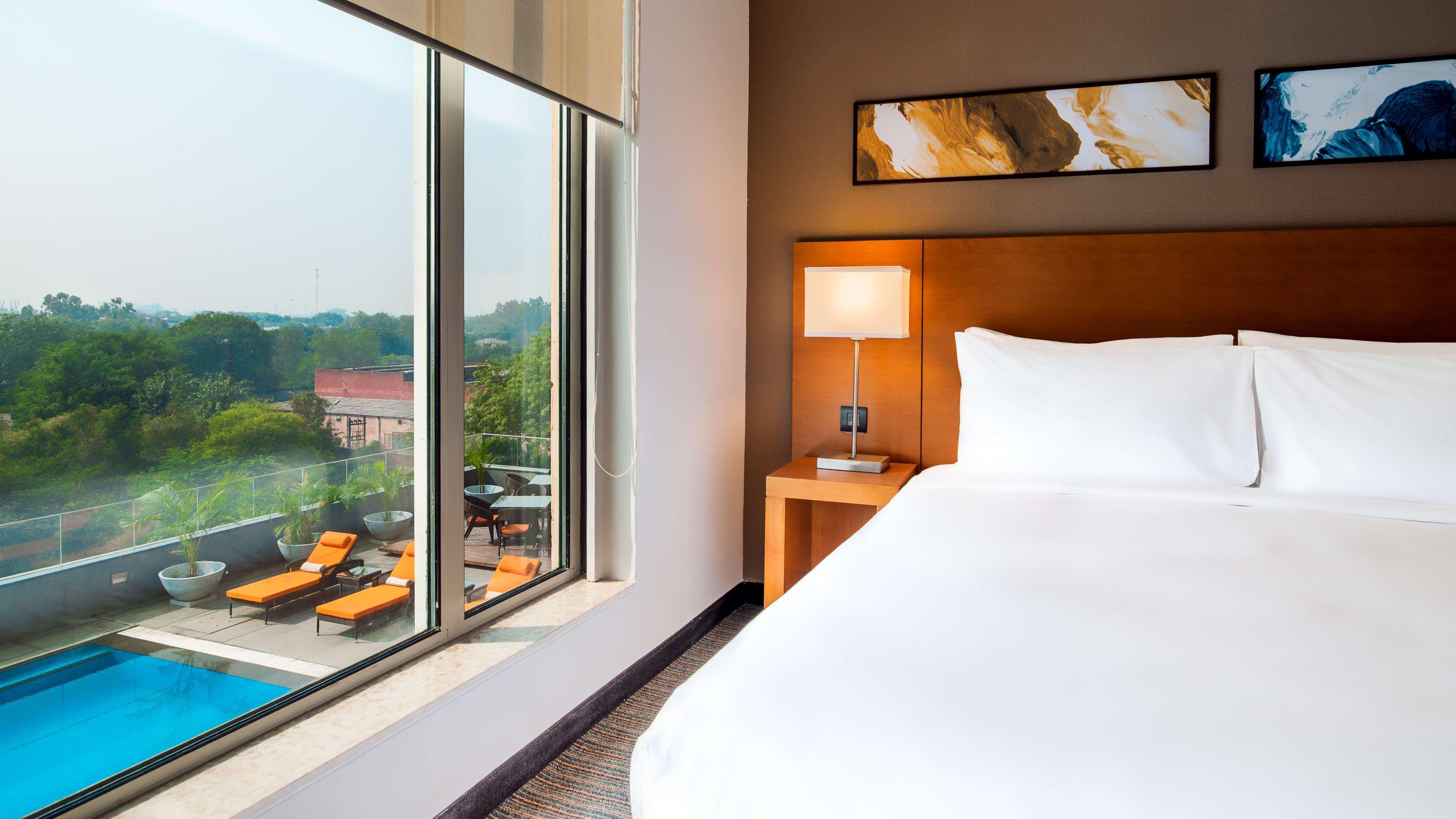 Hyatt Place Gurgaon Udyog Vihar Εξωτερικό φωτογραφία A guest room at the hotel