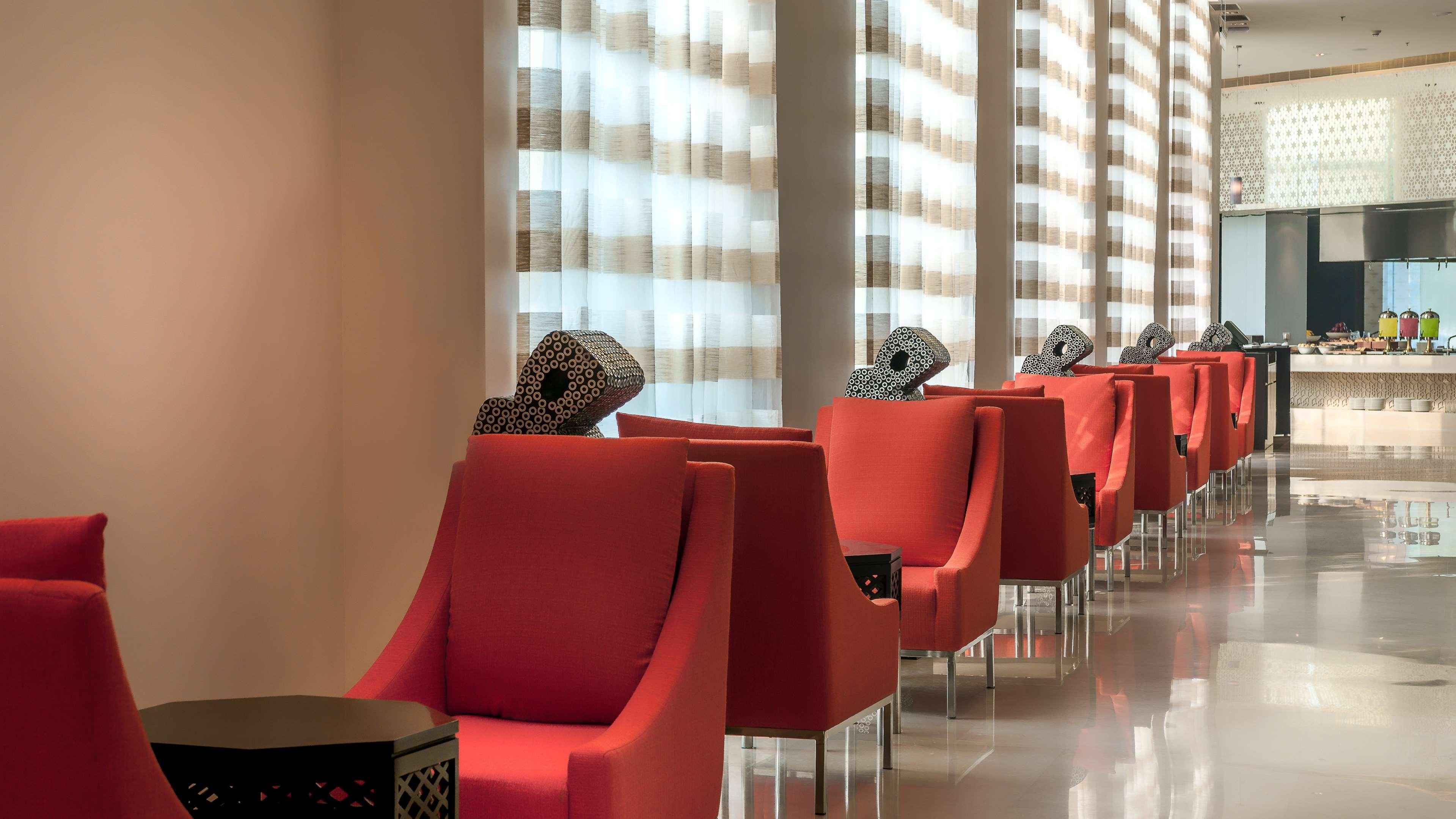 Hyatt Place Gurgaon Udyog Vihar Εξωτερικό φωτογραφία The lounge at the airport