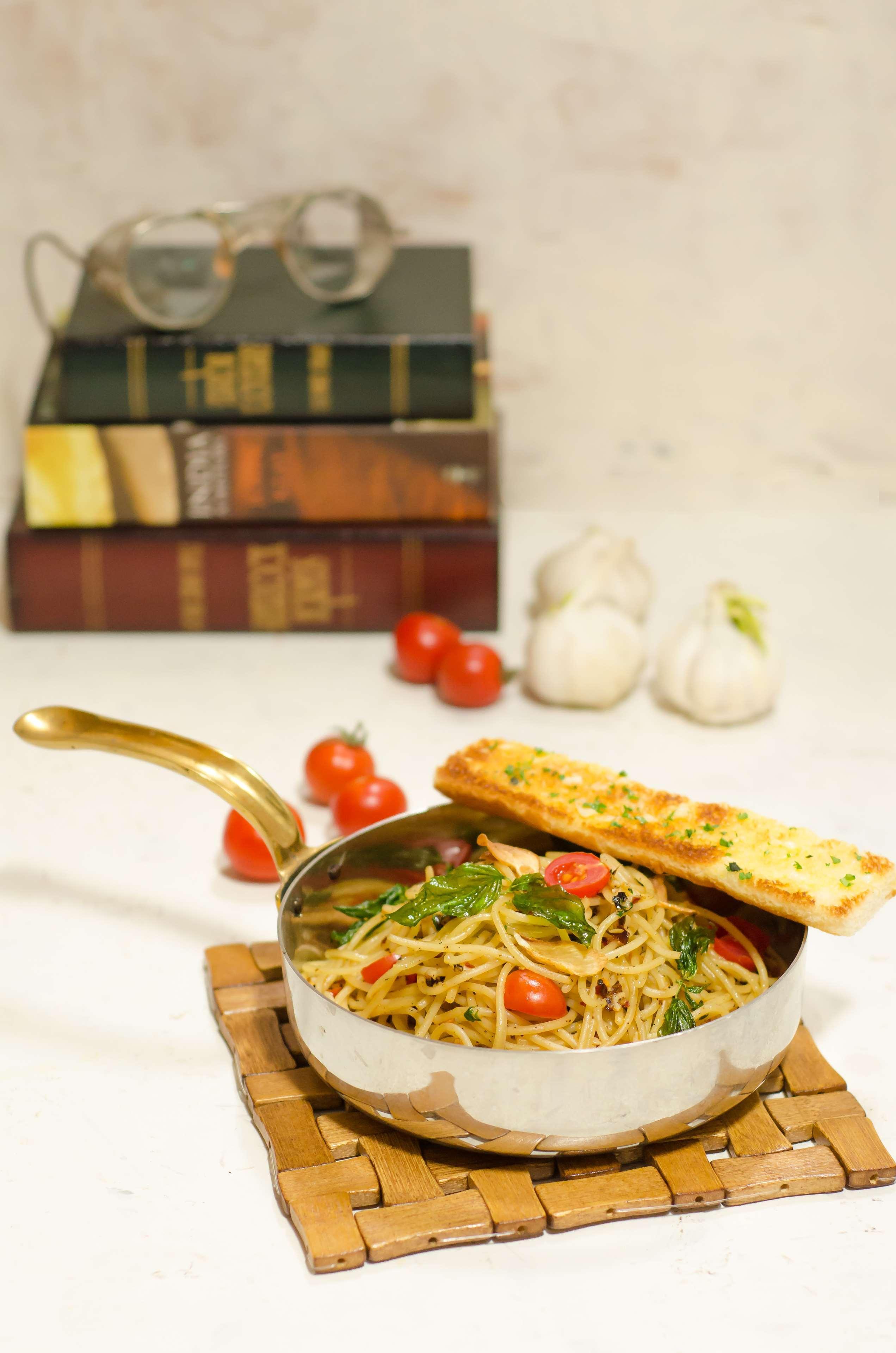 Hyatt Place Gurgaon Udyog Vihar Εξωτερικό φωτογραφία Garlic bread with pasta